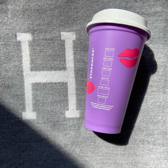 Limited edition color changing starbucks hot cup - Picture 3 of 3